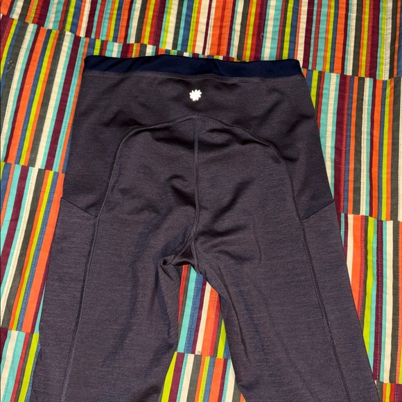 Athleta ultimate stash pocket size extra small great condition fast shipping - Picture 9 of 12